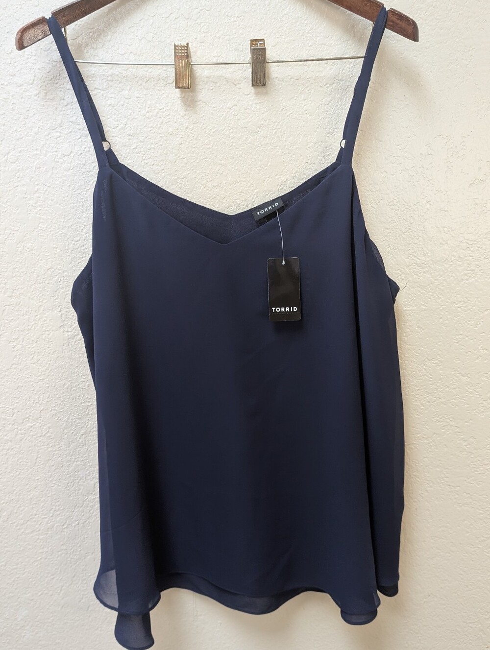 NWT Torrid Sophie Chiffon Navy Blue Swing V-neck Cami. Size 1